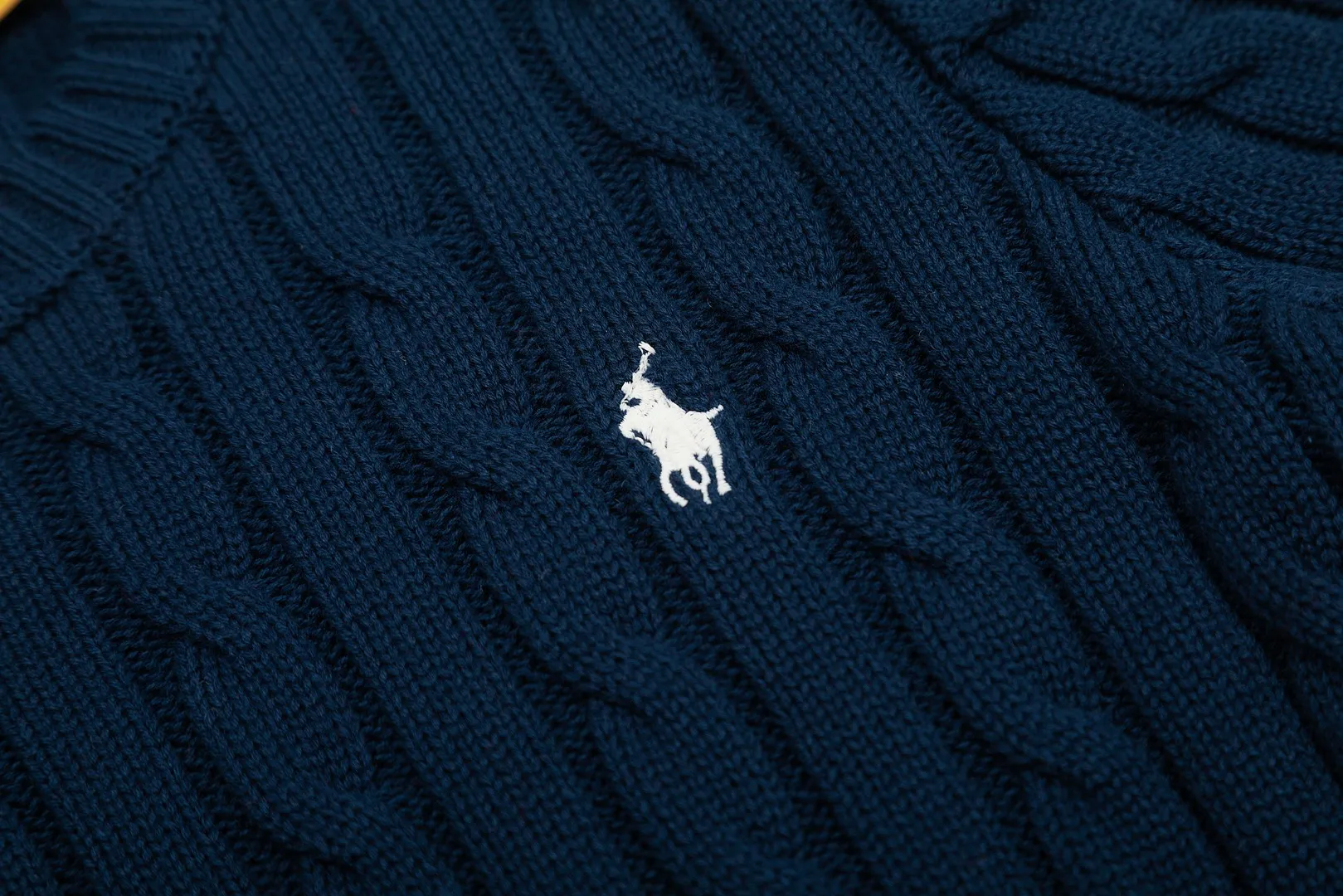 🅿️160 "Top quality" Style number: DS002# (not off the shelves all year round) [Ralph Lauren round neck solid color pony embroidered logo knitted short sleeves] ✅Ralph Lauren classic basic versatile knitted short sleeves for all seasons ✅Main supplier platform live broadcast Wholesale entities Replenish when out of stock Not off the shelves ✅ZP quality 1:1 version Scan the code to enter the GF website Counter quality ✅Detailed quality is the only one in Guangzhou Imported quality cotton yarn, focusing on high-end, cost-effective, good quality needless to say ✅The version is restored to the original order, the maximum size can be worn up to 160 pounds, loose, comfortable and stress-free ✅The upper body is simple and easy to match, a must-have for goddess ootd, good-looking clothes are never picky, a must-have in the goddess’ wardrobe Size: S-XL Color: Black White Gray Light Blue Light Pink Colorful Blue Khaki Bright Yellow Fruit Green Milk Apricot Wood Green Taro Purple Chinese Red Anchor Red Navy Red Label Navy Blue White Label